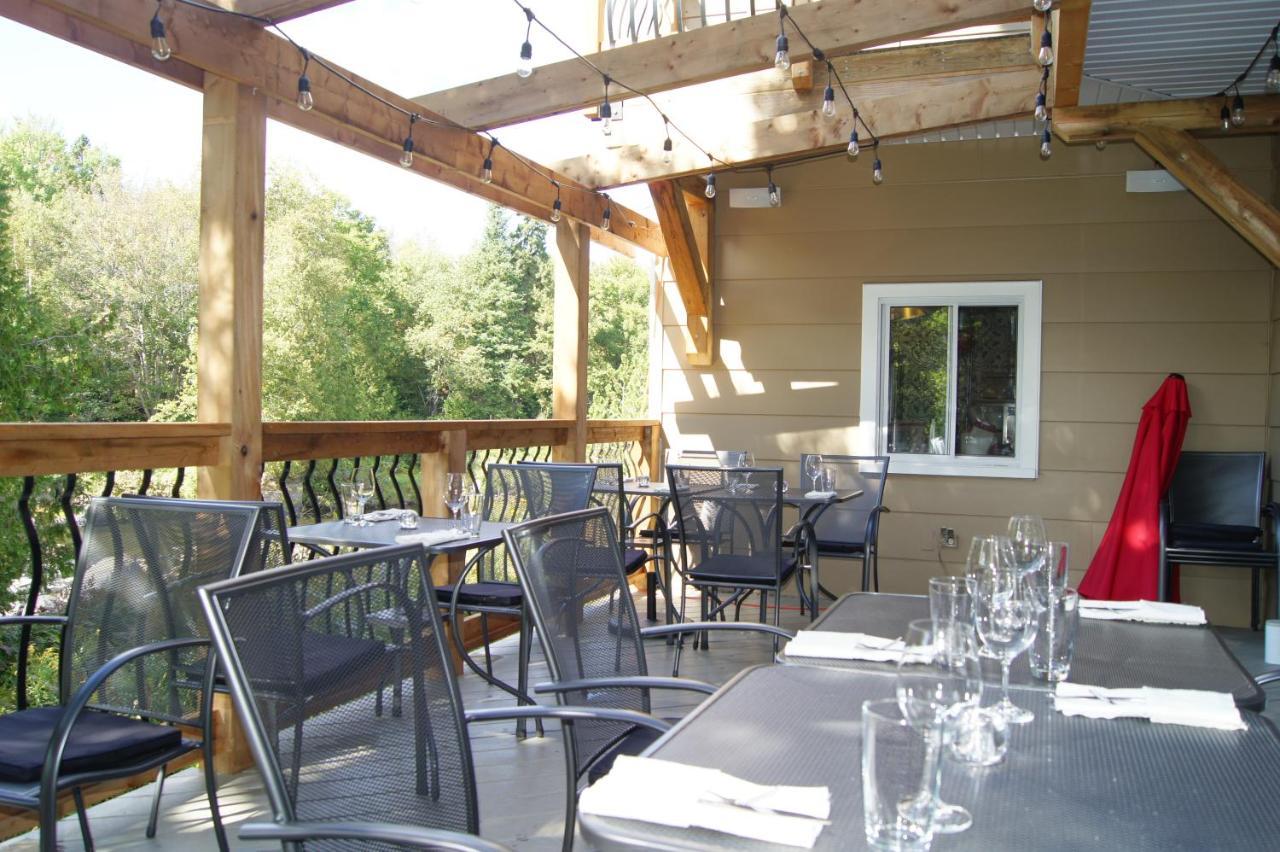 Restaurant Et Gite Les Passionnes Val-David Exterior photo